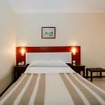 فندق Avenida 3*