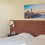 Hotel Avenida 3*