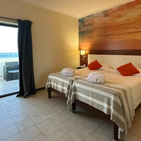 Avenida Hotel 3*