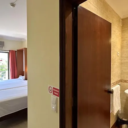 Avenida מלון 3*
