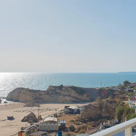 Avenida מלון 3*
